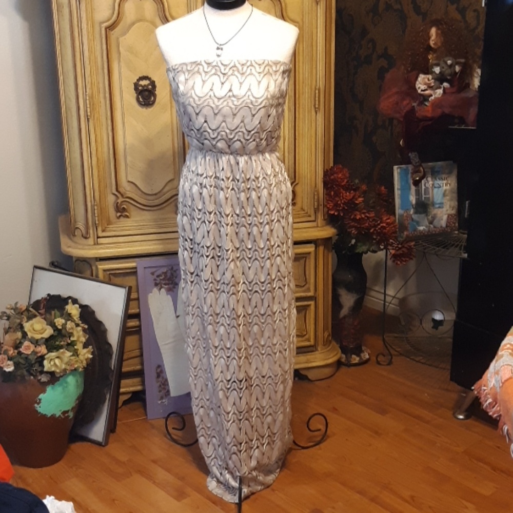Womens Gown Wedding SAN SOUCI Sleeveless dress sz L B3 Neutral champagne